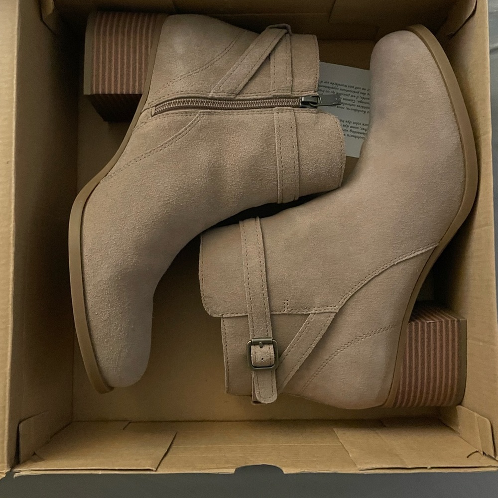 Koolaburra by Ugg Erena Women Suede Harness Moto Boots Beige